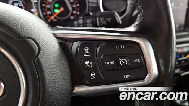 Jeep Wrangler 2019 — Şəkil 18/20
