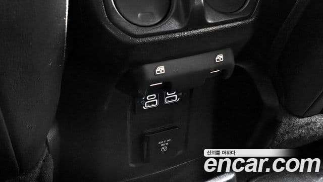 Jeep Wrangler 2019 — ფოტო 14/31