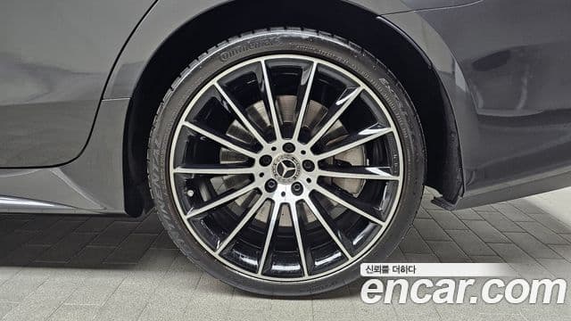 Mercedes-Benz CLS-Class 2021 — Photo 11/32