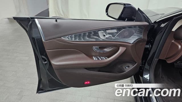 Mercedes-Benz CLS-Class 2021 — Photo 13/32