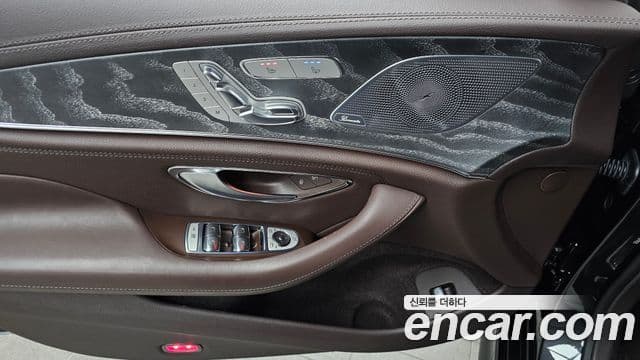 Mercedes-Benz CLS-Class 2021 — Photo 6/32