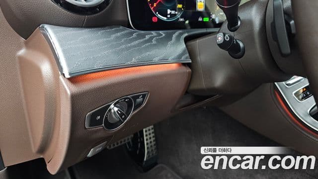 Mercedes-Benz CLS-Class 2021 — Photo 8/32