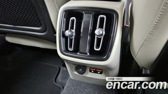 Volvo XC40 2024 — Şəkil 19/20