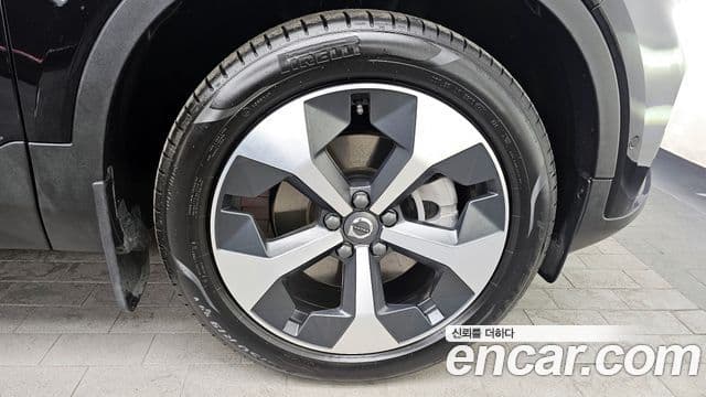Volvo XC40 2024 — Photo 20/31