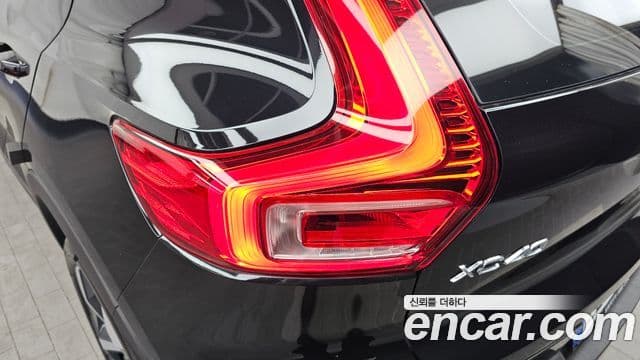 Volvo XC40 2024 — Photo 10/31