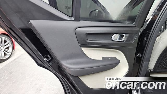 Volvo XC40 2024 — Photo 5/31