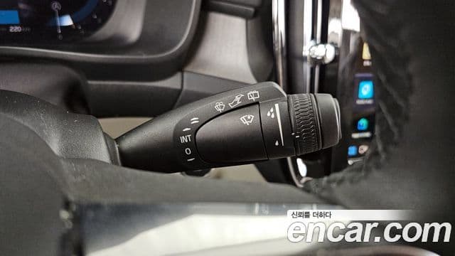 Volvo XC40 2024 — Photo 14/31
