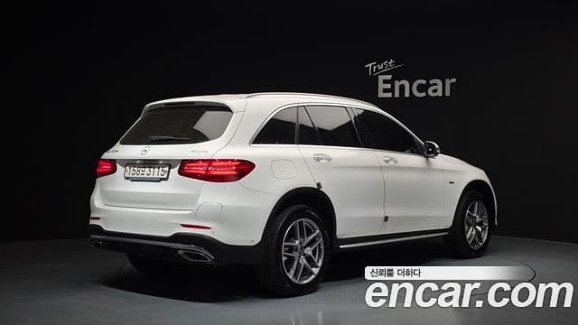 Mercedes-Benz GLC-Class 2018 — ფოტო 2/20