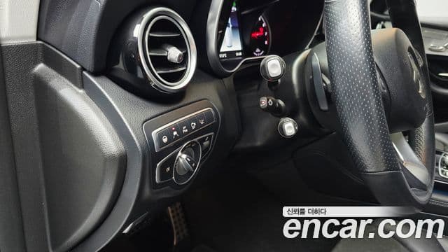Mercedes-Benz GLC-Class 2018 — ფოტო 15/20