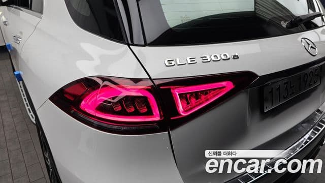Mercedes-Benz GLE-Class 2019 — Photo 15/31