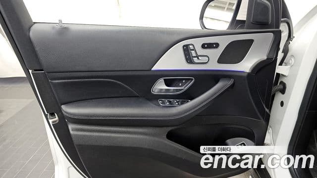 Mercedes-Benz GLE-Class 2019 — Photo 3/31