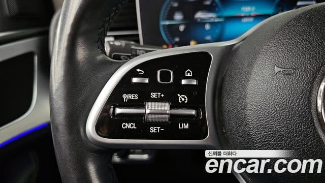Mercedes-Benz GLE-Class 2019 — Photo 24/31