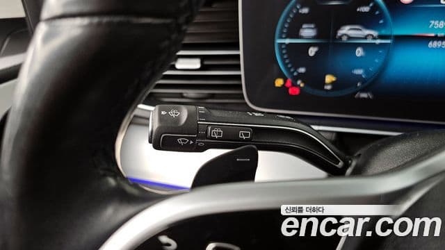 Mercedes-Benz GLE-Class 2019 — Photo 25/31