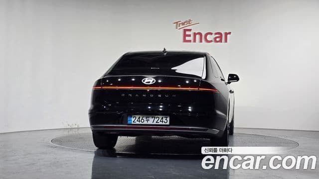 Hyundai Grandeur 2023 — ფოტო 3/20