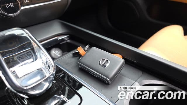 Volvo S60 2020 — Photo 3/40