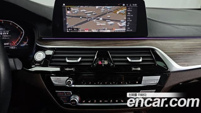 BMW 5 Series 2020 — ფოტო 14/20