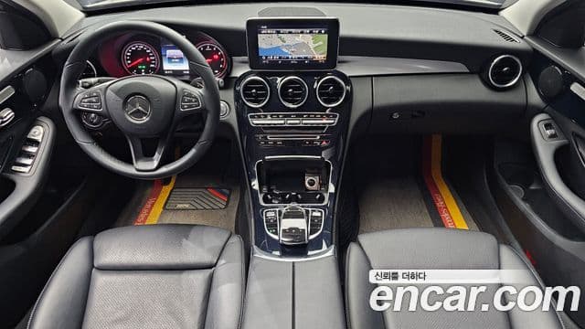 Mercedes-Benz C-Class 2018 — ფოტო 7/20
