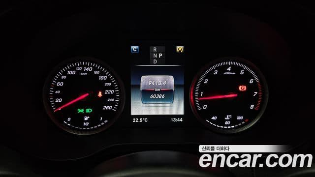 Mercedes-Benz C-Class 2018 — ფოტო 8/20