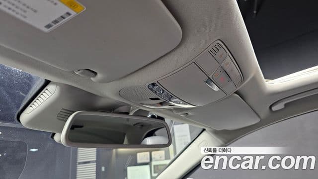 Mercedes-Benz C-Class 2018 — ფოტო 17/20