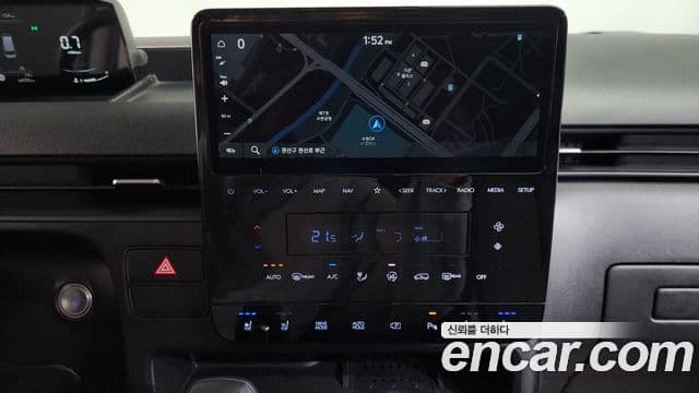 Hyundai Staria 2023 — ფოტო 9/36