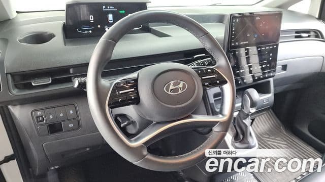 Hyundai Staria 2023 — ფოტო 26/36