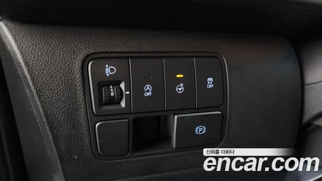 Hyundai Staria 2023 — ფოტო 27/36
