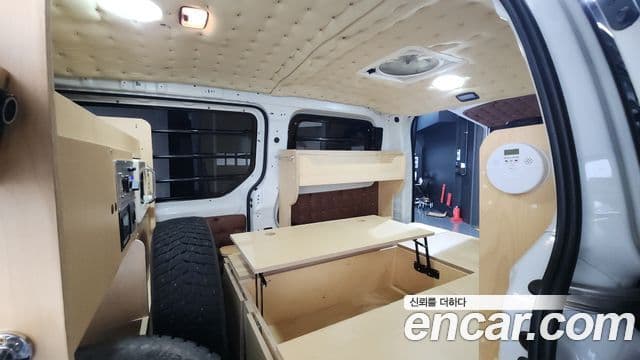 Hyundai Staria 2023 — ფოტო 14/36