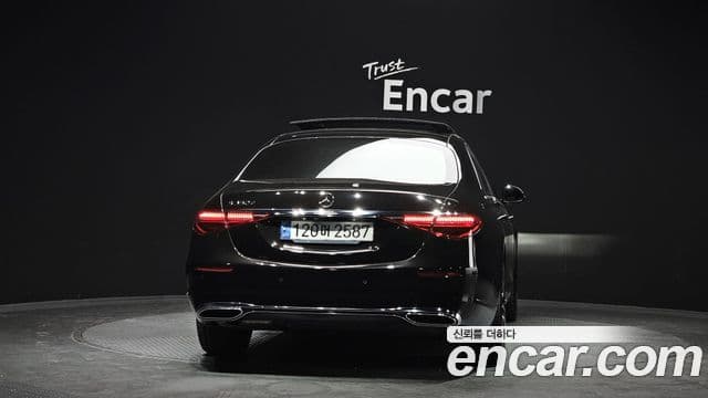 Mercedes-Benz S-Class 2021 — Photo 6/20
