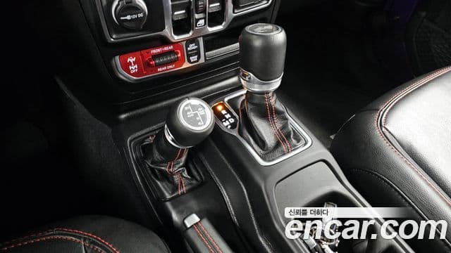 Jeep Wrangler 2023 — Фото 9/20