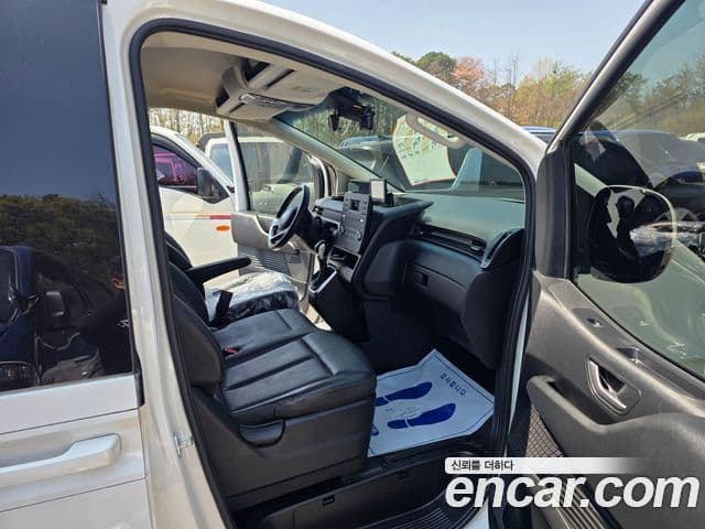 Hyundai Staria 2023 — Şəkil 9/20