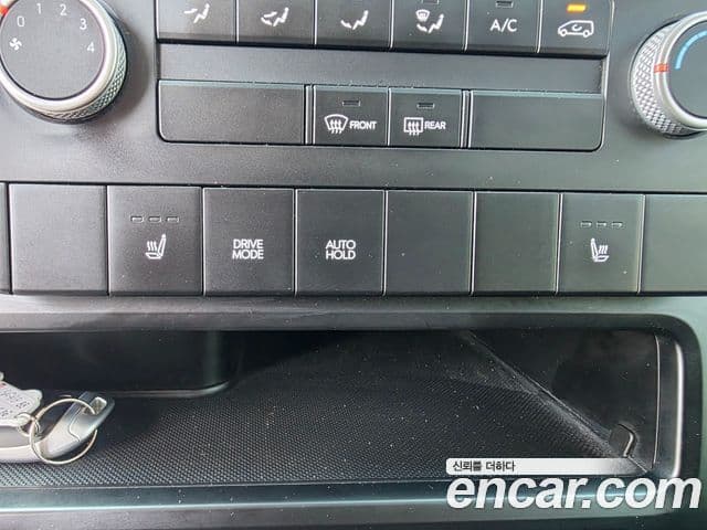 Hyundai Staria 2023 — Şəkil 16/20
