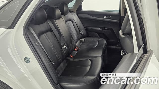 Kia K5 2022 — фото 11 из 20
