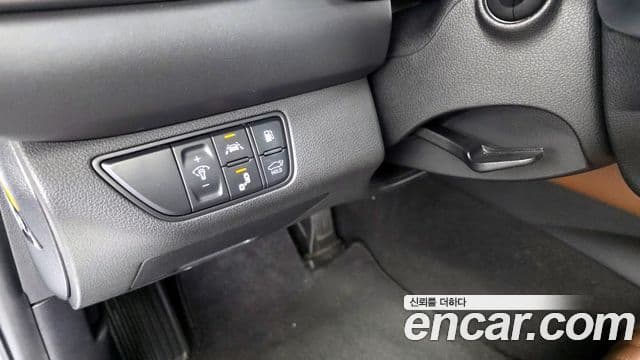 Genesis G70 2019 — Photo 15/33