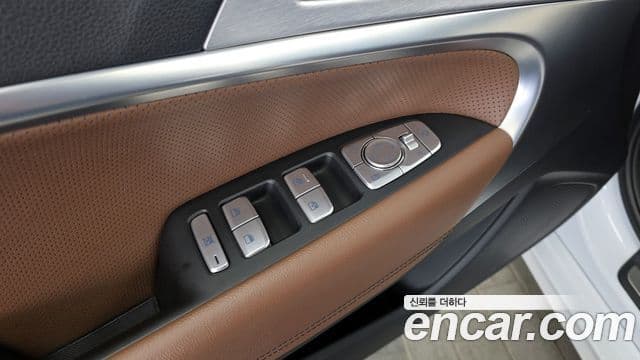 Genesis G70 2019 — Photo 22/33