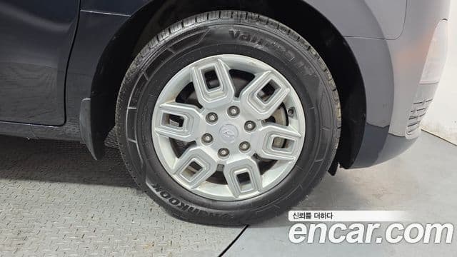 Hyundai Staria 2023 — ფოტო 24/28
