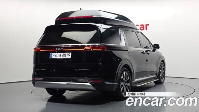 Kia Carnival 2021 — фото 2 из 20