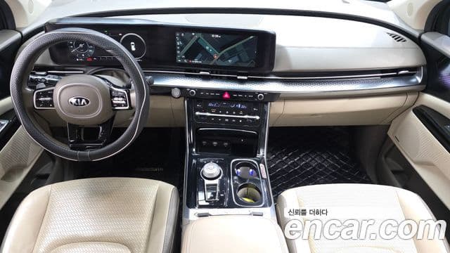 Kia Carnival 2021 — фото 7 из 20
