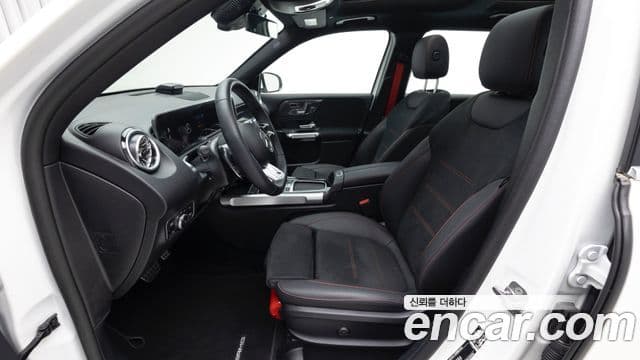 Mercedes-Benz GLB-Class 2025 — Фото 14/20