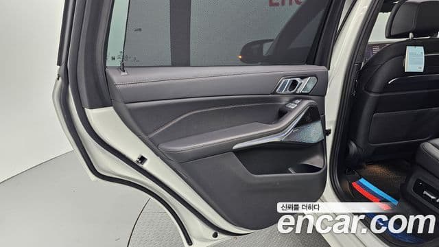BMW X7 2024 — Photo 29/34