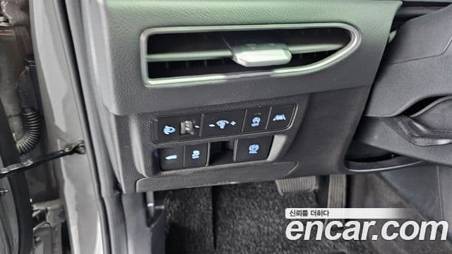 Hyundai Sonata 2022 — ფოტო 16/20