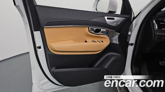 Volvo XC90 2024 — Photo 6/36