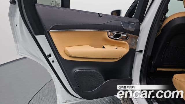 Volvo XC90 2024 — Photo 23/36