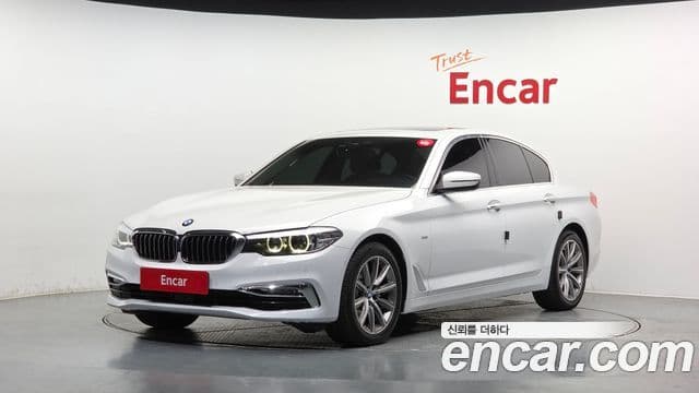 BMW 5 Series 2018 — Фото 9/20