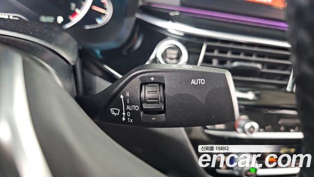 BMW 5 Series 2018 — ფოტო 10/34