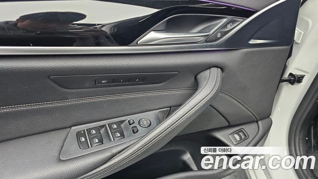 BMW 5 Series 2018 — ფოტო 4/34
