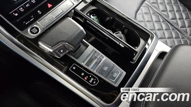 Audi Q7 2021 — ფოტო 9/20