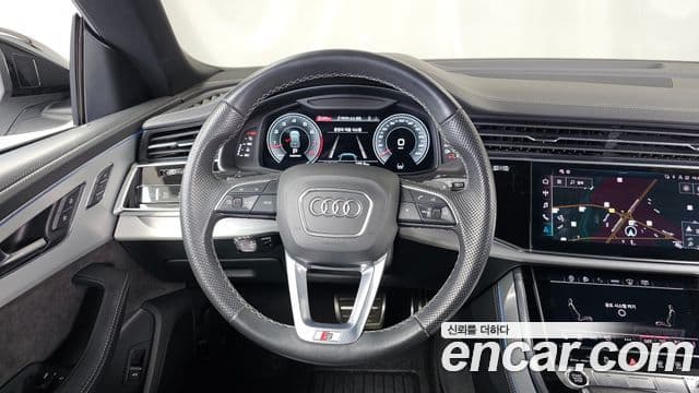 Audi Q7 2021 — ფოტო 13/20