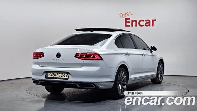 Volkswagen Passat GT 2022 — Şəkil 2/20