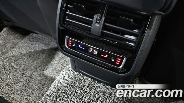 Volkswagen Passat GT 2022 — Şəkil 19/20