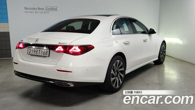 Mercedes-Benz E-Class 2025 — ფოტო 3/20